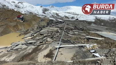 Hakkari’de heyelan: Tesis hasar gördü, kara yolunda  yarıklar oluştu.