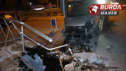Trafik kazası : 1’i ağır 3 kişi yaralandı.