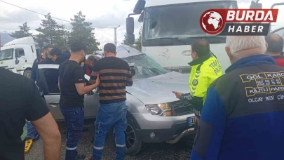 Kamyon ile otomobil çarpıştı: 1 kişi hayatını kaybetti