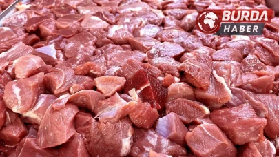 Kurban etindeki "koyu kan" ve "kötü koku" hastalık belirtisi olabilir