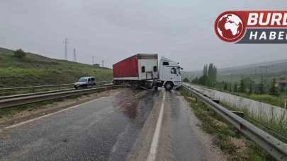 Ankara’da tır ile minibüs çarpıştı: 11 kişi yaralandı