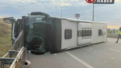 Susurluk’ta yolcu otobüsü devrildi: 25 kişi yaralandı