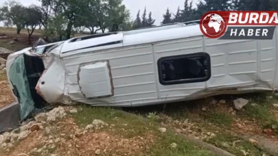 Kontrolden çıkan işçi servisi şarampole uçtu: 16 kişi yaralandı