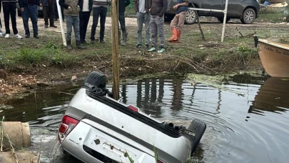 Bursa’da kontrolden çıkan otomobil göle uçtu