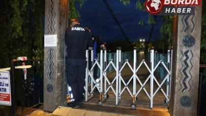 Kızılırmak'ta sallanan köprü yaya geçişlerine kapatıldı