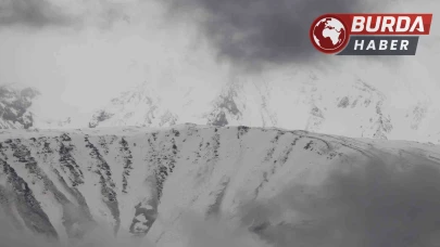 Ağrı Dağı’na mayıs ayında kar yağdı