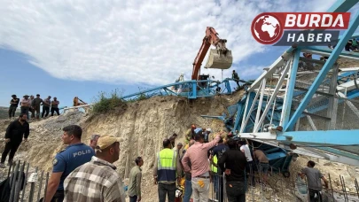 Arnavutköy’de bir inşaat alanında vinç devrildi: 2 kişi ağır yaralandı