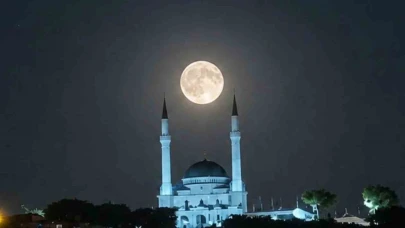 Dolunay ve Ulu Cami buluşması görsel şölen sundu