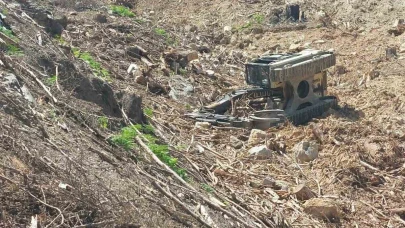 Antalya'da iş makinesinin altında kalan operatör hayatını kaybetti