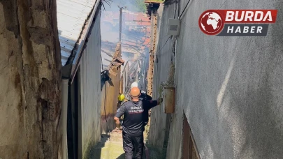 Bursa’da 4 ev alevlere teslim oldu
