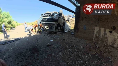 Manisa'da çöp toplama aracı dereye uçtu: 3 işçi yaralandı