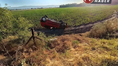 Eskişehir'de pancar tarlasına uçan araçtaki 2 kişi yaralandı