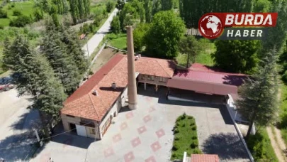 1950’lerden kalan gül yağı fabrikası ziyaretçilerini ağırlıyor