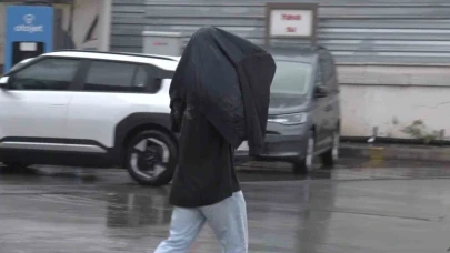İstanbul Anadolu Yakası'nda Şiddetli Yağmur Yağışı Düştü
