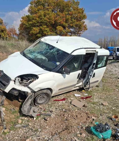 Hisarcık'ta Trafik Kazasında Araç Takla Attı, Sürücü Yaralandı