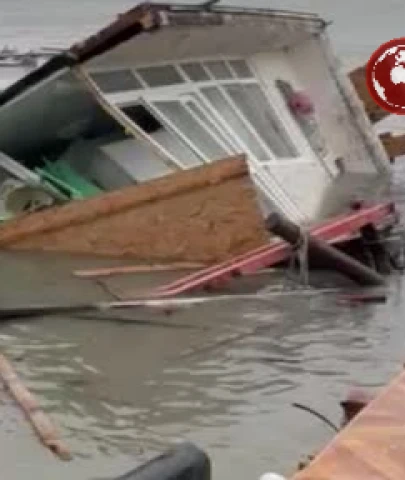 Sinop’ta Şiddetli Fırtına Balıkçı Barınağını Harabeye Çevirdi