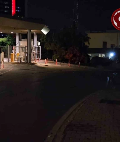 Levent’te özel banka güvenlik görevlisi 2 arkadaşını kazayla vurdu.