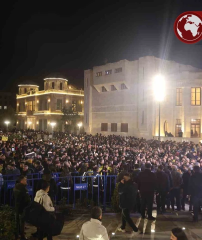 Asrın Felaketinin Yıl Dönümünde Binlerce Kişi Sessiz Yürüyüşte Buluştu