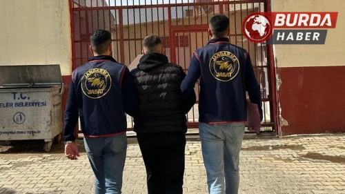 Polis, Aranan İki Zanlıyı Başarılı Operasyonla Yakaladı.