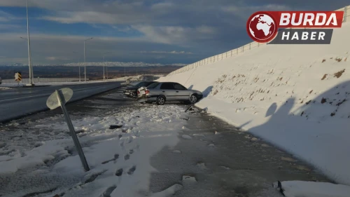 Van'da Meydana Gelen Zincirleme Trafik Kazasında 5 Kişi Yaralandı