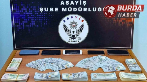 Isparta'da Vatandaşları Dolandıran Sahte Polis Çetesi Yakalandı