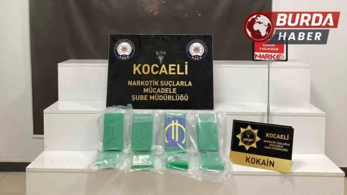 TEM’de durdurulan bir araçta 9 kilo kokain ele geçirildi.