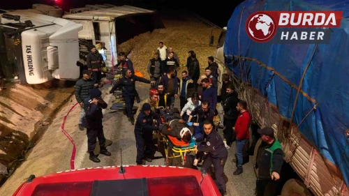 Bursa'da Talaş Yüklü Tır Devrildi: Genç Sürücü Hayatını Kaybetti