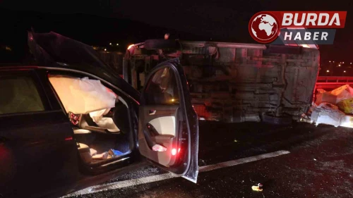 Anadolu Otoyolu'nda Minibüs ve Otomobil Çarpıştı: 1 Ölü, 3 Yaralı