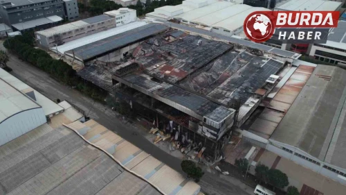 Bursa'da Fabrikada Gece Yarısı Çıkan Yangın Dronla Görüntülendi