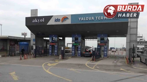 Yalova'da Feribot İskelesi Açıklarında Kadın Cesedi Bulundu