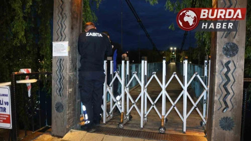 Kızılırmak'ta sallanan köprü yaya geçişlerine kapatıldı