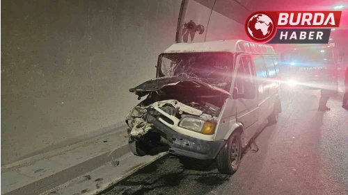 Osmangazi Tüneli içindeki trafik kazasında, 3 kişi yaralandı