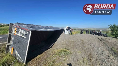 Batman’da kamyon ile otomobil çarpıştı: 3 kişi yaralandı