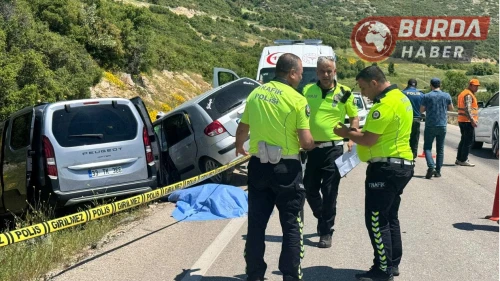 Isparta’da iki otomobil çarpıştı: 1 kişi hayatını kaybetti