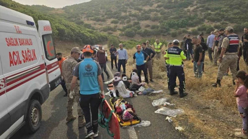 Bingöl'de Minibüs Şarampole Devrildi: 10 Kişi Yaralandı!