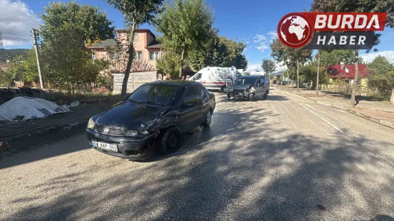 Bolu’da iki araç çarpıştı: 4’ü çocuk 5 kişi yaralandı