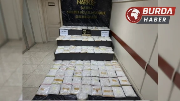 Anadolu Otoyolu’nda 100 kilo uyuşturucu cipin bagajında bulundu.