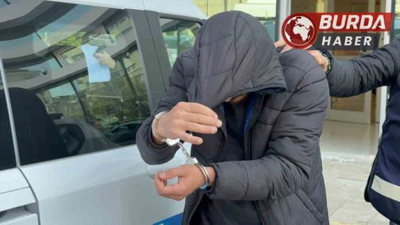 Samsun’da eşinin kaburgalarını kıran koca tutuklandı.