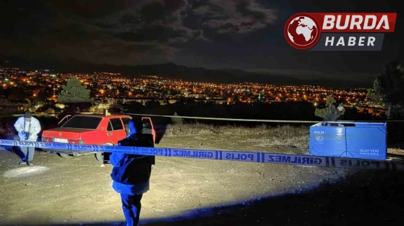 Konya’da bir kişi otomobilinin kenarında ölü halde bulundu.