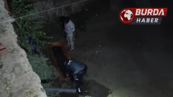 Antalya'da Turist Kadın İnşaat Çukuruna Düştü, Hastaneye Kaldırıldı