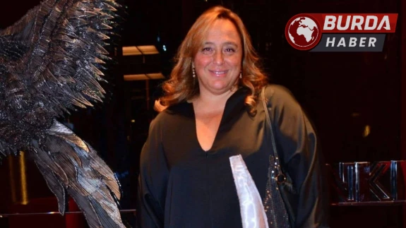 Tahliye kararı verilen Ayşe Barım cezaevinden çıktı.