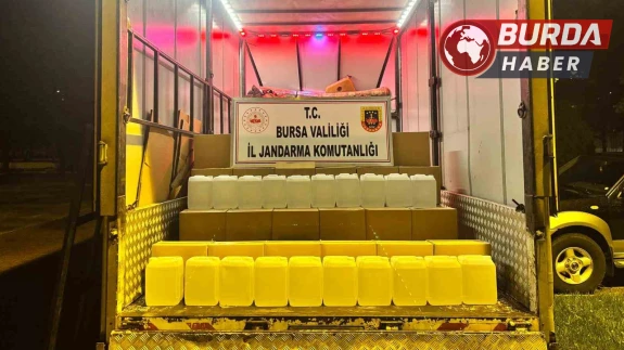 İznik’te jandarma bin litre kaçak etil alkol ele geçirdi.