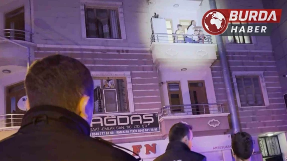 Eski eşini darp eden şahıs çocuklarını bıçakla rehin aldı