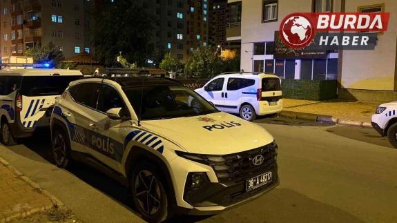 Kayseri'de 3 ay önce babası ölü bulunan genç intihar etti.