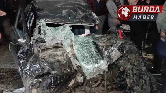 Tokat'ta Otomobil Tır Dorsesine Çarptı: Sürücü Ağır Yaralandı