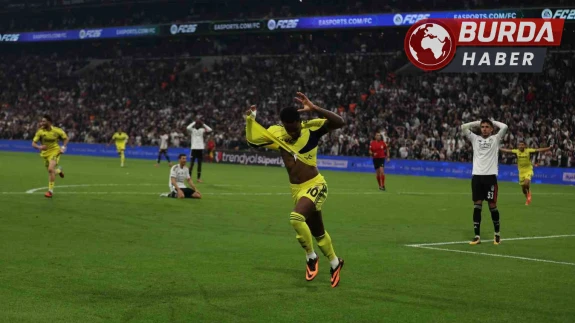 Fenerbahçe, Beşiktaş'ı Deplasmanda 3-2 Mağlup Etti!