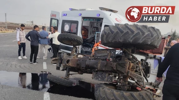 Otomobil ile Traktör Kafa Kafaya Çarpıştı: 1 Kişi Yaralandı