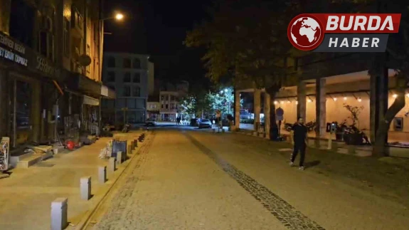 Manisa'nın Sındırgı İlçesi Peş Peşe Meydana Gelen Depremlerle Sarsıldı