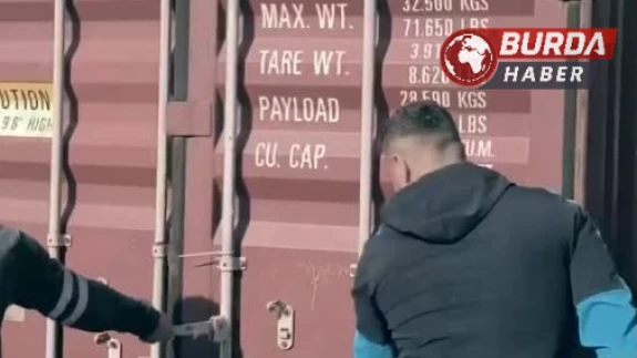 Mersin'den İtalya'ya Göçmen Kaçakçılığı Operasyonu: 13 Kişi Gözaltında