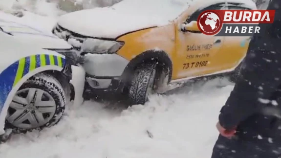Şırnak'ta Yoğun Kar ve Buzlanma Zincirleme Trafik Kazasına Yol Açtı